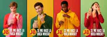 La nueva campaña del whisky J&B juega con un mundo de color y diversión, donde la sensorialidad es la clave