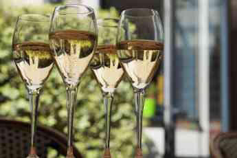 Delivinos Urban Gourmet enseña las claves para maridar cava y champagne correctamente