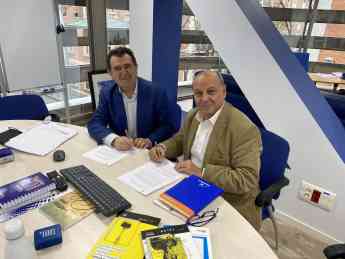 Firma del acuerdo entre Linguaserve y Archiletras
