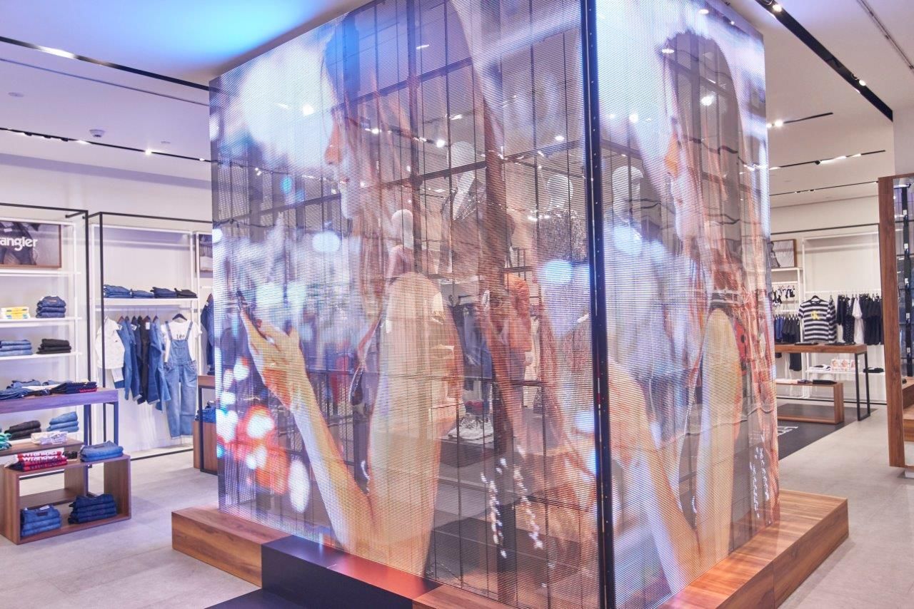 Fashionalia redefine la moda con la apertura de su primera tienda "Phygital"