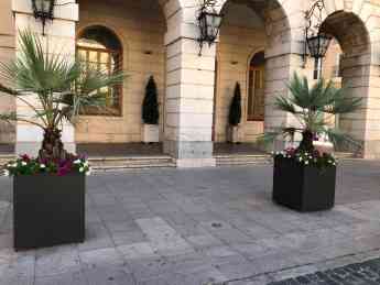 Instalación jardineras para protección peatonal y embellecimiento de Gandia, València