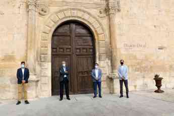 Visita institucional de la UAH a Pastrana para hablar sobre revitalización del uso del Palacio Ducal  