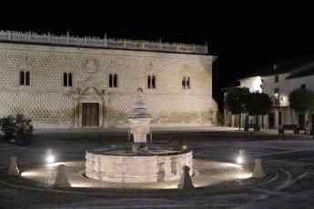 Noticias Artes Visuales | Fuente de la Plaza Mayor de Cogolludo