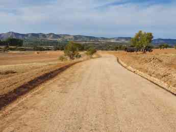 Más de 17 km de caminos arreglados en Almonacid de Zorita en colaboración con la Diputación de Guadalajara