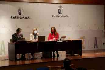 COSITAL-GU forma a sus colegiados sobre los retos que, en el área de intervención, plantea la coyuntura