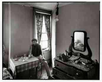 Noticias Artes Visuales | Danny Lyon, Autorretrato en una habitación