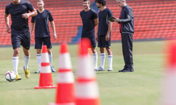 Director11 firma un acuerdo para la digitalización del fútbol del Club Atlético Nacional de Medellín
