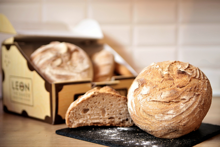 Leon the Baker explica los motivos por los que hay que tomar pan con masa madre 