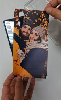La startup catalana Sticky Vinilos revoluciona el sector del accesorio móvil personalizado y arrasa en ventas