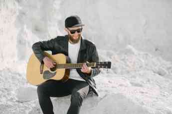 Consejos para elegir la guitarra acústica ideal para cada músico