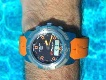 Reloj inteligente acuático