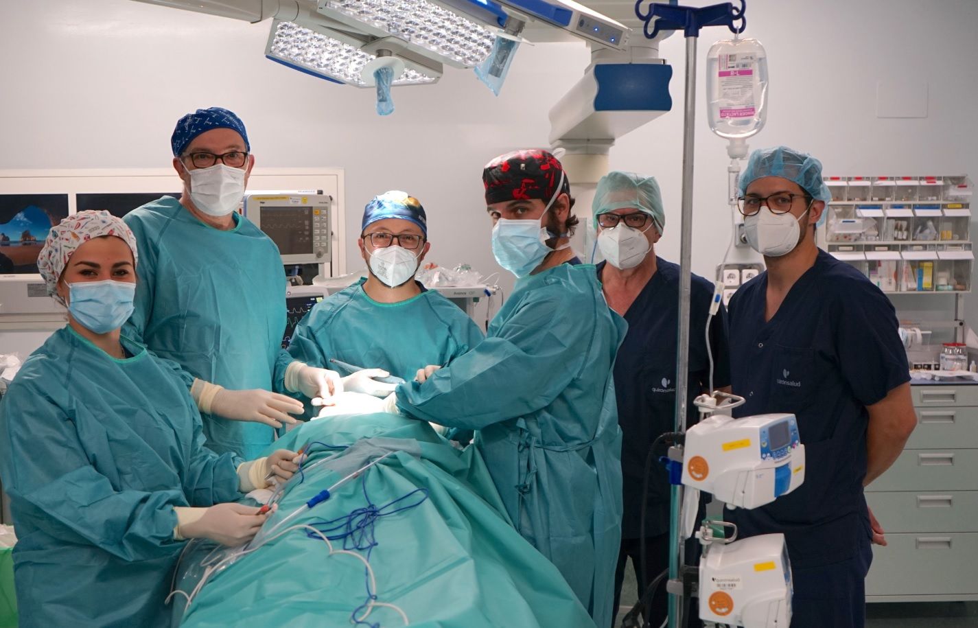 Foto de  Equipo quirúrgico multicisciplinar de Cirugía Oral,