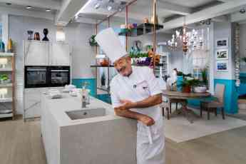 Neolith®, un lustro vistiendo la cocina de Karlos Arguiñano