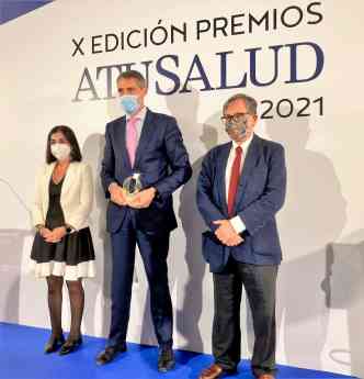 Juan Antonio Álvaro de la Parra recoge el Premio Especial A Tu Salud por la "Gestión de la pandemia"
