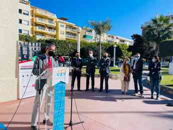 Rincón de la Victoria instala cuatro nuevos desfibriladores para ser Ciudad Cardioprotegida