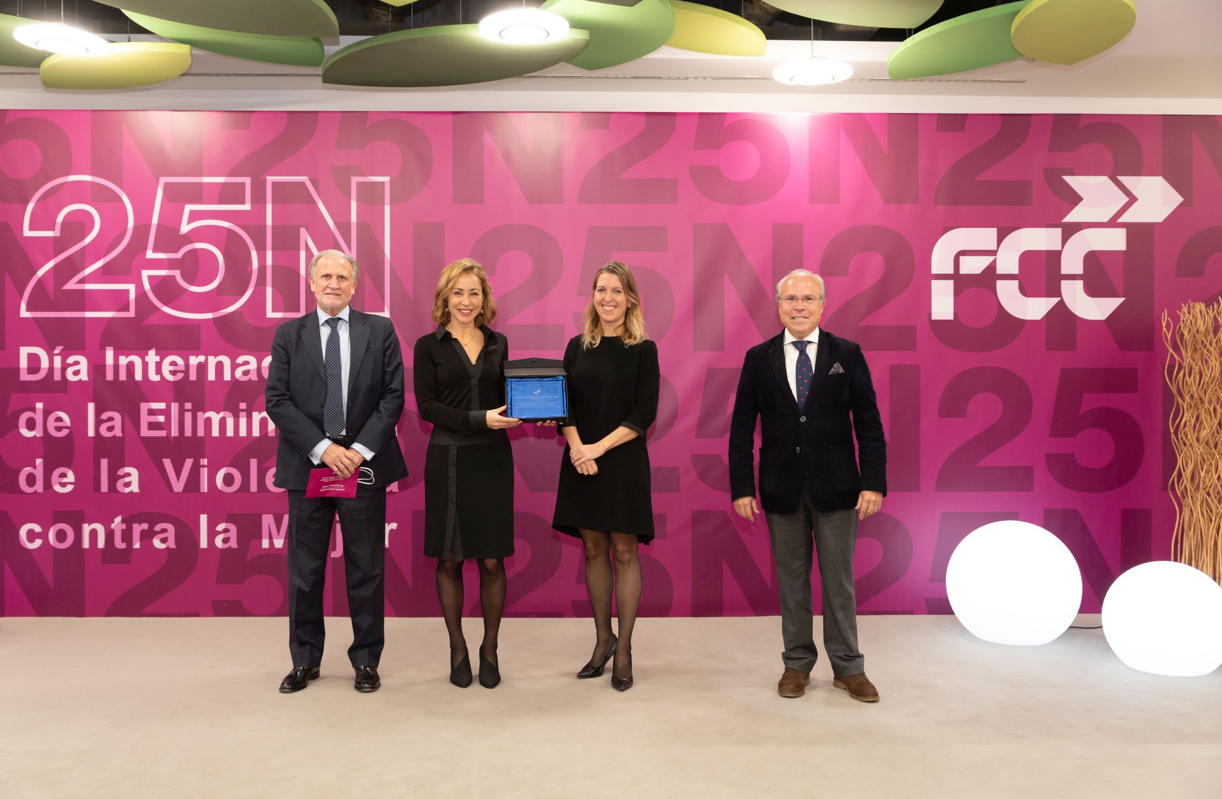 Foto de FCC premia a ONU Mujeres y a la Real Federación Española de
