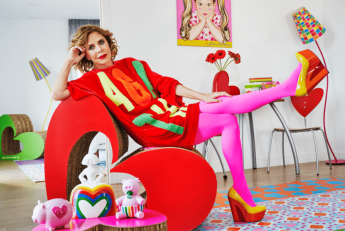 Agatha Ruiz de la Prada diseña y se convierte en anfitriona de un colorido apartamento en Airbnb