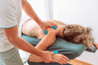 Mejorar la calidad de vida durante la vejez gracias al deporte y técnicas de fisioterapia como Thimblex