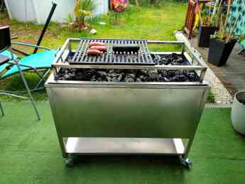 BBQInox presenta la Caja China para cocinar carnes asadas