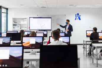 Cesur, centro de referencia para estudiar Formación Profesional en Informática, según Strategik