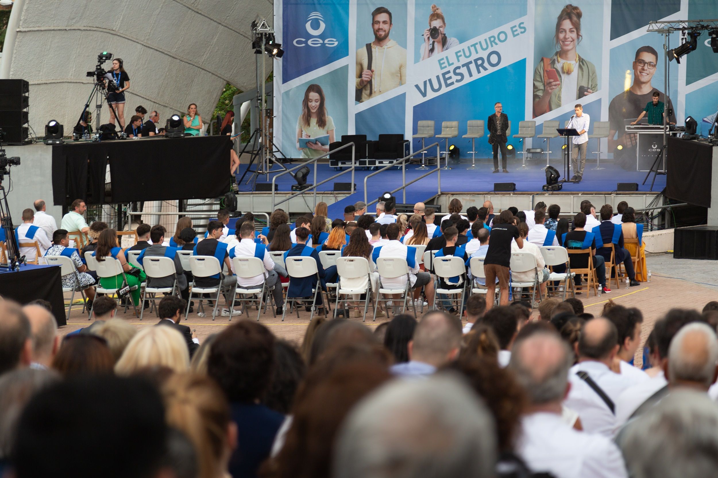 La Escuela CES, el mayor centro audiovisual de Madrid, celebra el acto de graduación de sus alumnos