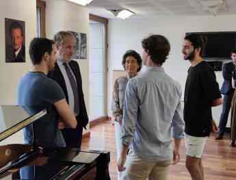 Demetrio Carceller Arce conversa con los alumnos de la Escuela Superior de Música Reina Sofía