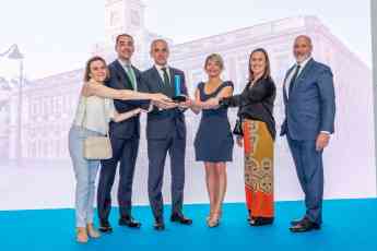 Policlínica Gipuzkoa recibe el premio al mejor Hospital Privado de Referencia