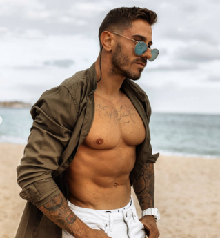 Ramón Toscano, el influencer y productor musical que triunfa en las plataformas digitales con su propio sello discográfico