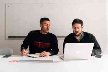 Alex Montoya y Nico Castro premiados por su compromiso con la Industria Musical