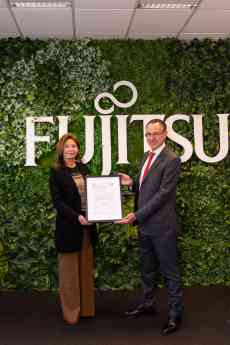 Noticias Sostenibilidad | Entrega certificado BSI-Fujitsu