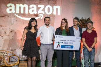 Raquel Ortega gana la novena edición del Premio Literario Amazon Storyteller con su novela "No despiertes al diablo"