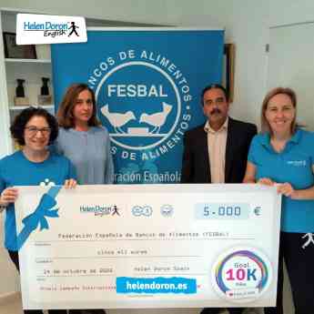 Noticias Franquicias | Helen Doron entrega cheque a FESBAL