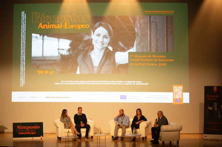 PROVACUNO, INTEROVIC y JTT hacen historia con el I Simposio de bienestar animal europeo