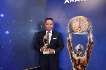 El Dr. Alejandro Acuña recibe el premio europeo de medicina estética 2022