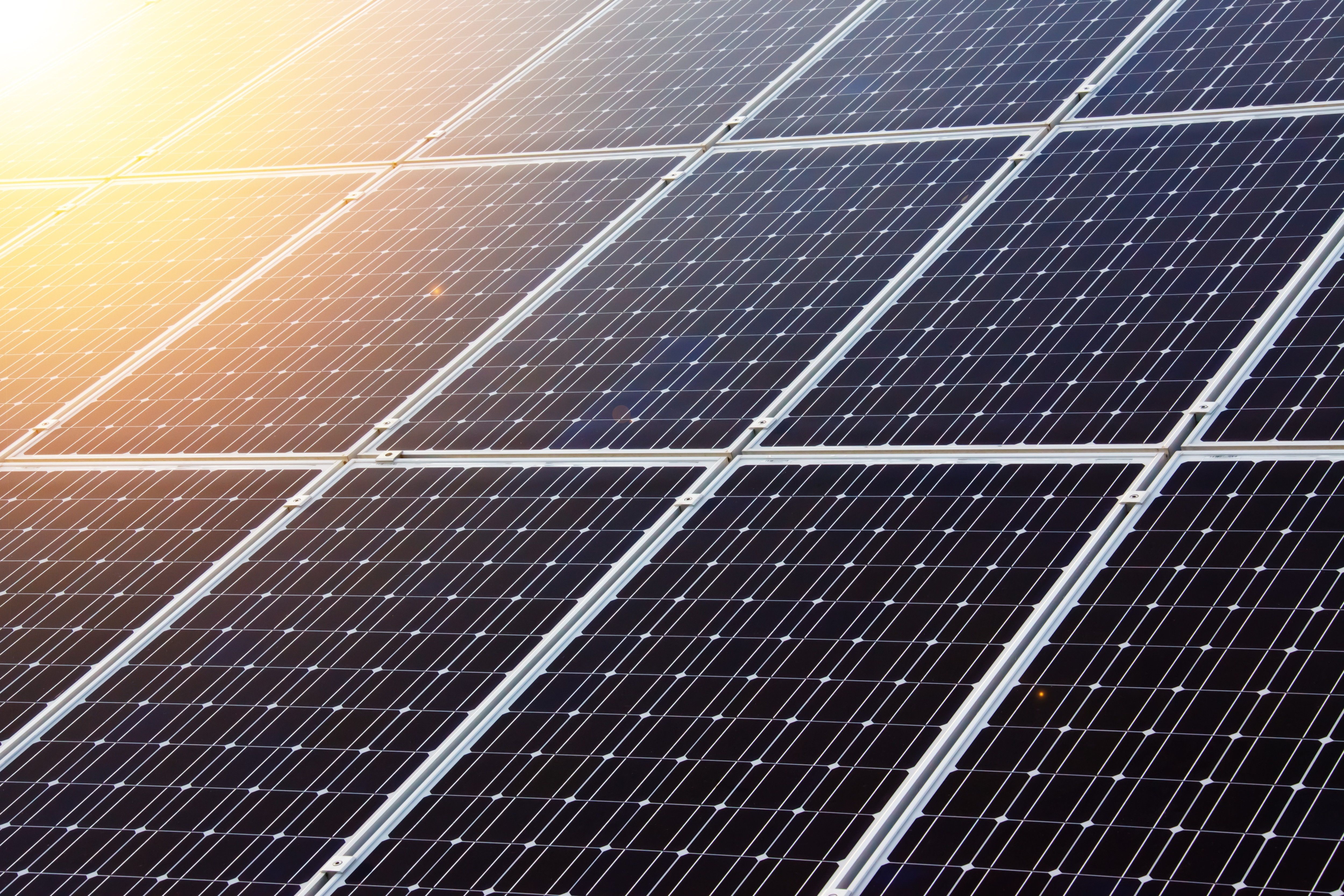 Redexis y EiDF firman una alianza para impulsar el autoconsumo solar fotovoltaico 