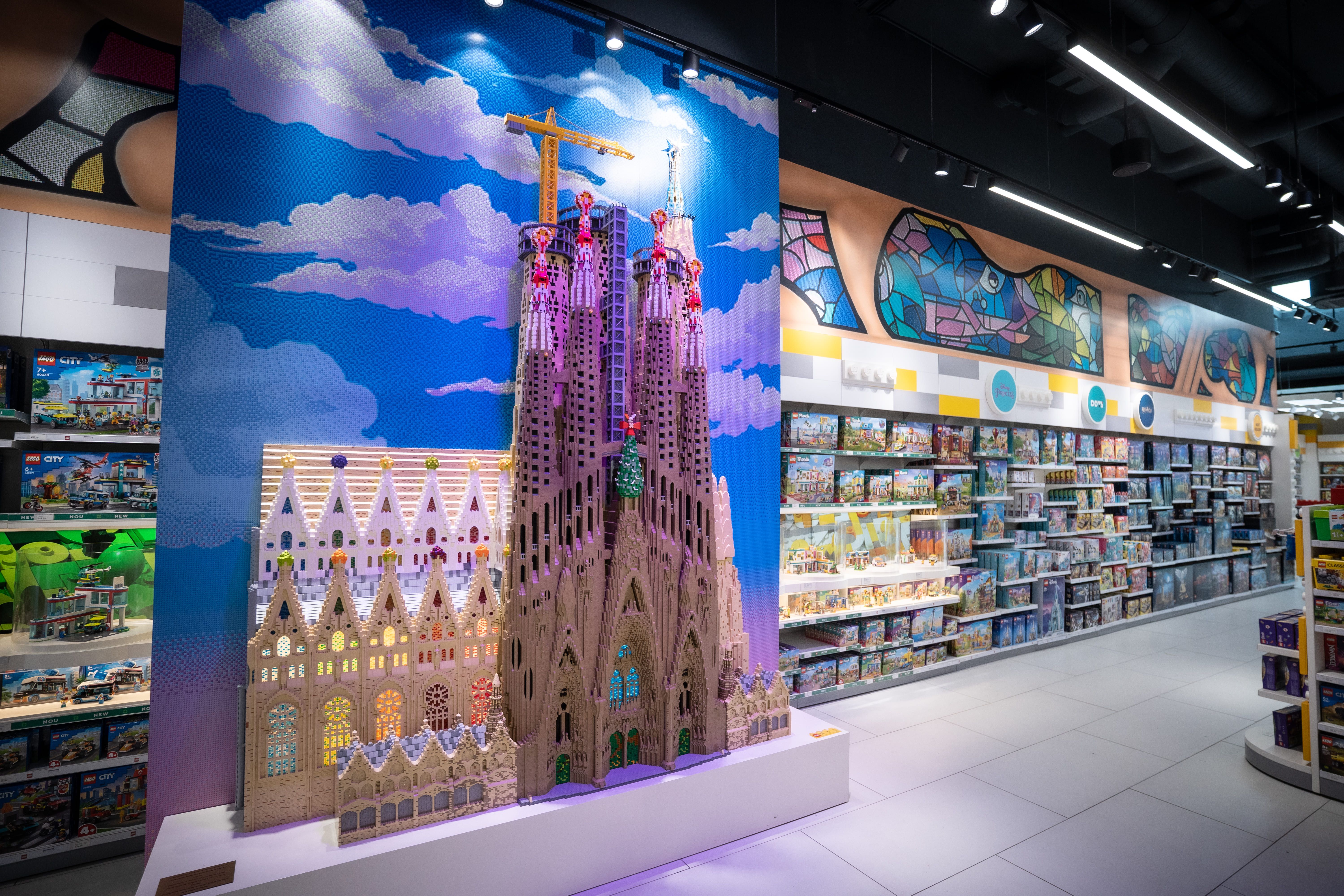 Fotografia Actualización modelo La Sagrada Familia en tienda LEGO