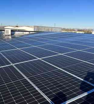 Inversiones Venespor instala placas solares en su central de Alcalá de Henares para hacer un 35% más sostenible su actividad