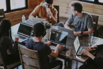 Los estudiantes españoles son los segundos con más competencias digitales del mundo, según Coursera