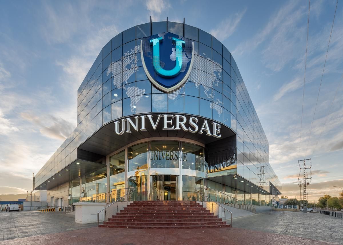 UNIVERSAE organiza una jornada de puertas abiertas en el instituto de Murcia para mostrar sus vanguardistas instalaciones a los futuros estudiantes 