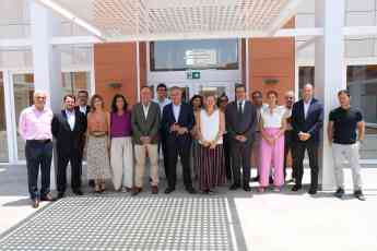 El alcalde de Sevilla visita la Casa Ronald McDonald, a punto de finalizar sus obras, donde se acogerá a las familias con hijos hospitalizados de la ciudad 