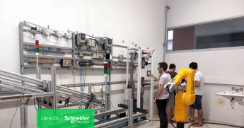 Las universidades de Sevilla y León, las primeras en apostar por formar en el sistema de automatización basado en el IEC 61499