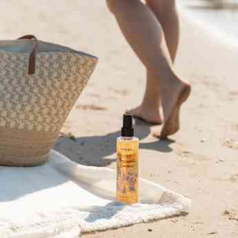 Flor de Mayo lanza una bruma corporal para el verano que hidrata, perfuma y aporta brillo 