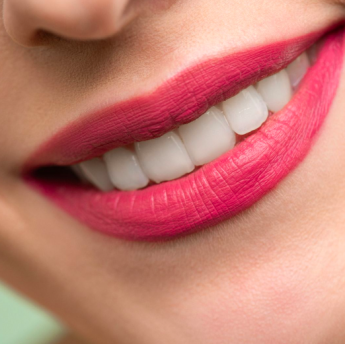 El Centre Dental Francesc Macià ofrece consejos para evitar la sensibilidad de los dientes durante este verano
