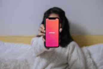 Estos son los ciberpeligros de usar el email del trabajo para registrarse en Tinder
