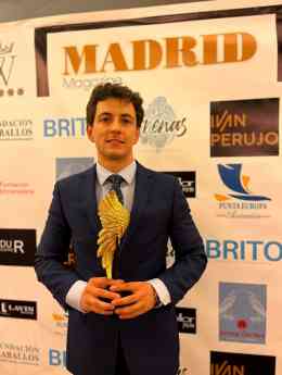 El Doctor Álvaro Carrillo, uno de los otorrinos con más talento, premiado por su trayectoria profesional