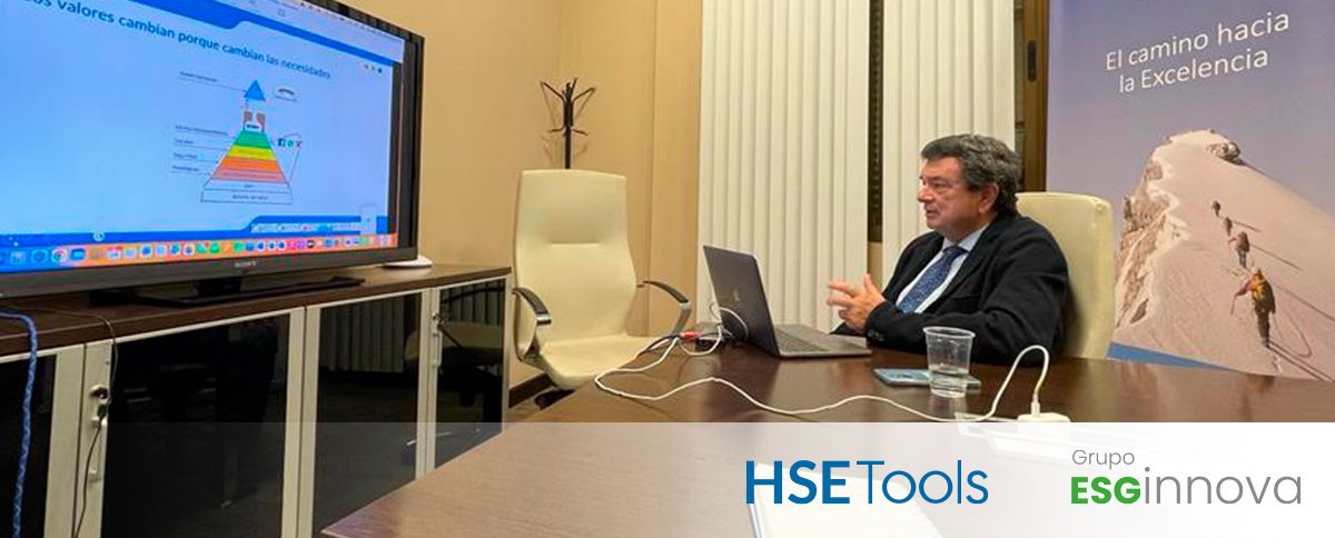 El Dr. Rafael Ruiz Calatrava durante la celebración de la Jornada Técnica en la sede de Grupo ESG Innova España El Dr. Rafael Ruiz Calatrava durante la celebración de la Jornada Técnica en la sede de Grupo ESG Innova España
