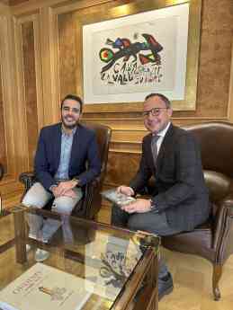 El presidente del gobierno Andorrano, Xavier Espot, y el Cónsul Mayor de Andorra la Vella, David Astrié, reciben al escritor David Castillo confirmando el éxito de su novela 'As de Corazones' (Grupo Planeta)