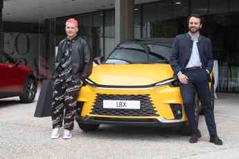 Noticias Premios | Artistas premiados con el Nuevo Lexus híbrido