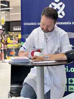 Noticias País Vasco | Enfermeros guipuzcoanos informando a la