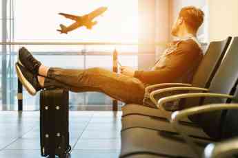 Noticias Turismo | Viajero a la espera de tomar un avión